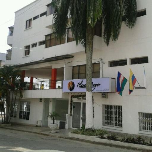 Hotel  plaza mayor cali,ubicado  en el sector mas exclusivo de cali Barrio  Granada sector gastronómico de nuestra cuidad. Rodeado de los mejores restaurantes.