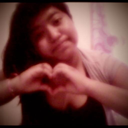follow me and i follow u back.follow me on instagram; estella_emo_15  KIK me loveblancaboo