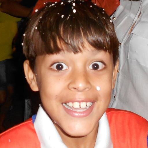 Amo futbol ,é sou muito chato