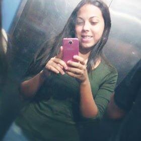Estudiante de Derecho.! ''No sabia que el amor era un disfraz''.. Si crees en algo es porque lo haz visto. Si, estoy un poco loca..