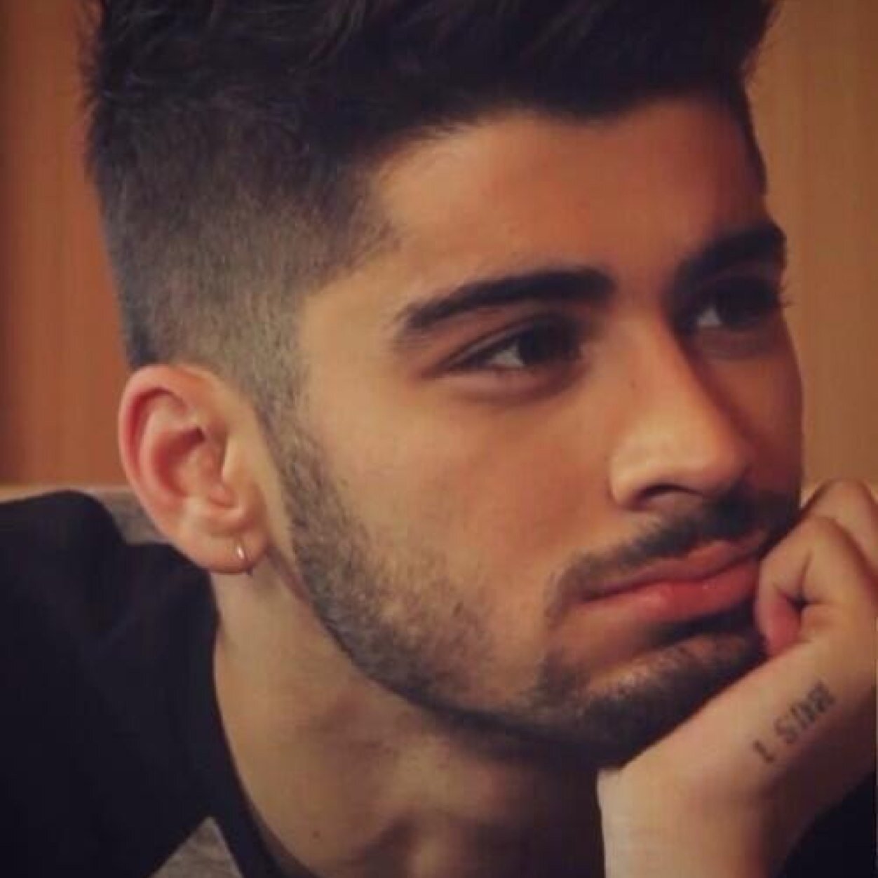 ask for a follow back on @raybanzouis