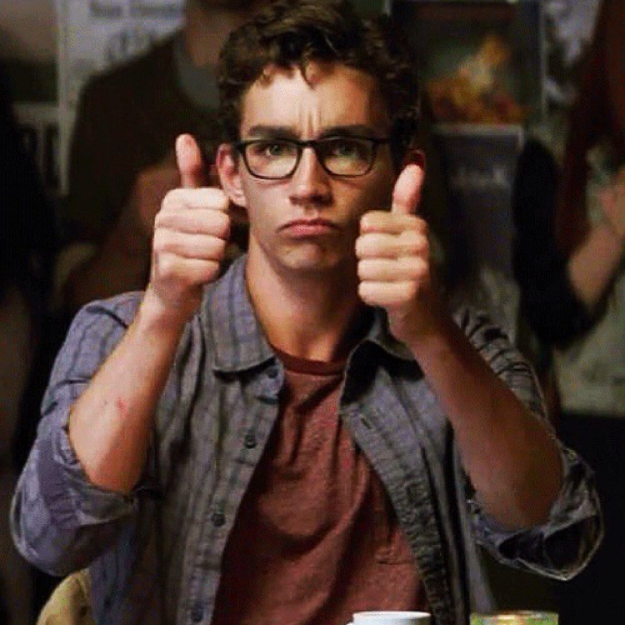 Star Wars fanatic. 'Daylighter' has a bit of a ring to it, but you can call me Simon... Or 'The King'. Your choice.