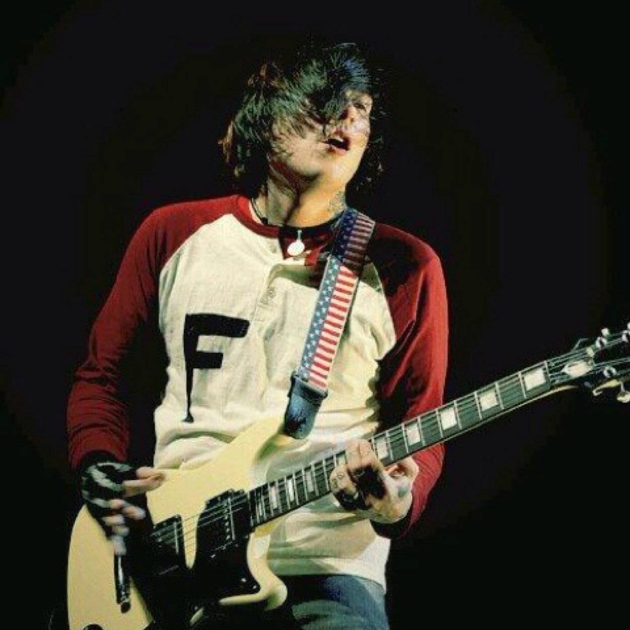 hey free follow from @nofrankiero because she loves you.