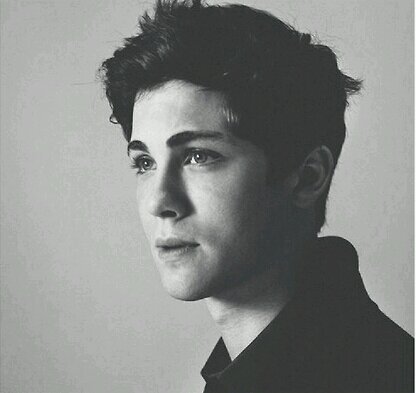 LoverOfSorcery's profile picture. I'm a sorcerer just trying to fit in in a mundane world. Youngest of 5 brothers, Twin to @LovelySorceress. got my eye on @RebelDarkShadow. #DarkMagic