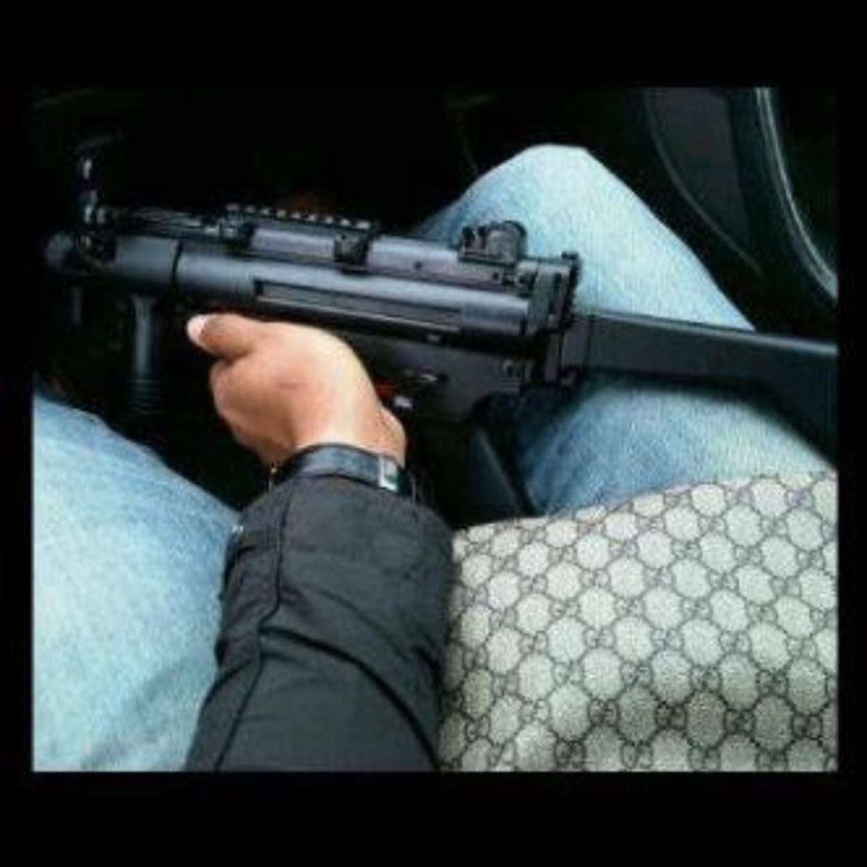 iliasTweets's profile picture. 