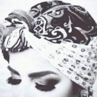 a person that understands everything                                           INSTGRAM : amnashuhail