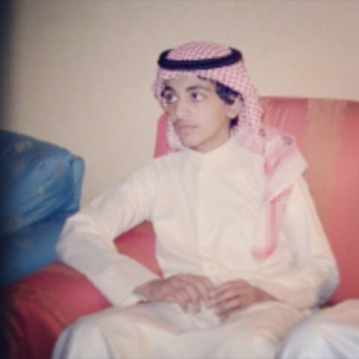 ماجيت أدور من ورى تويتر إعجاب .. قابلني الله والسبب والديني .. قمنا مع العالم وحطيت لي حساب يأمرحبا مليون باللي يبيني(PIN:549185CC