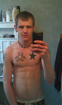 lookin for a girl who wants to have fun amongst other things.....I follow back!!!!