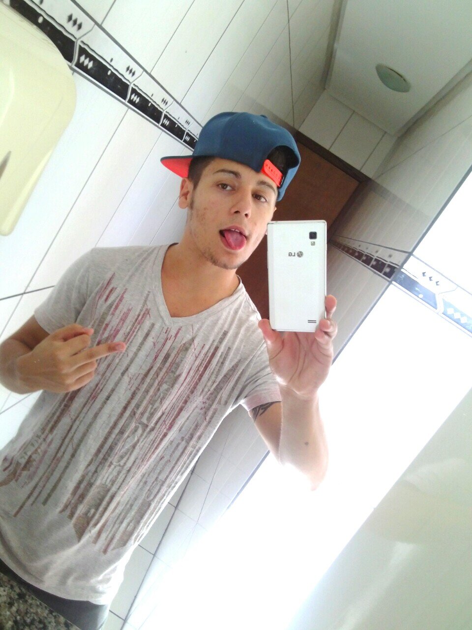 gordoo quero qe tu saiba que gosto muito de tu,pode de sempre contar cmg seu fedorento,vo ta sempre ctg p tudo,amu tu gordo q n é gordo haha / @djessicaprux aki