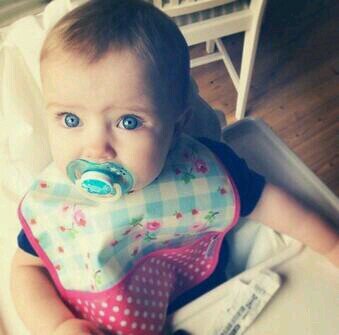 BabyGirlEmily_'s profile picture. I was adopted by @Regina_ouat and @DaryldDixon; they're my parents now and @LizzySwan_OUAT is my big sister