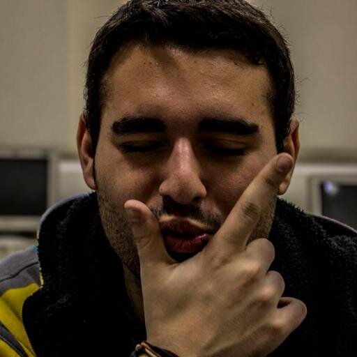 ManuelNipat's profile picture. Las biografías para los muertos. Técnico de sonido a medias. Ale.