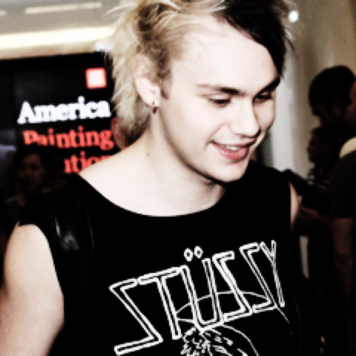 Follow @elitehemmings
