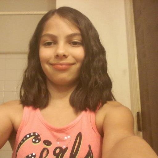 Im cute, funny, love bacon, basketball, and more