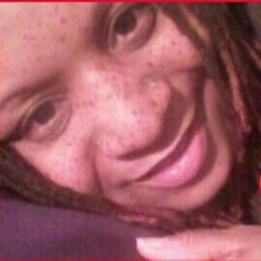 IzntSheLvly's profile picture. 