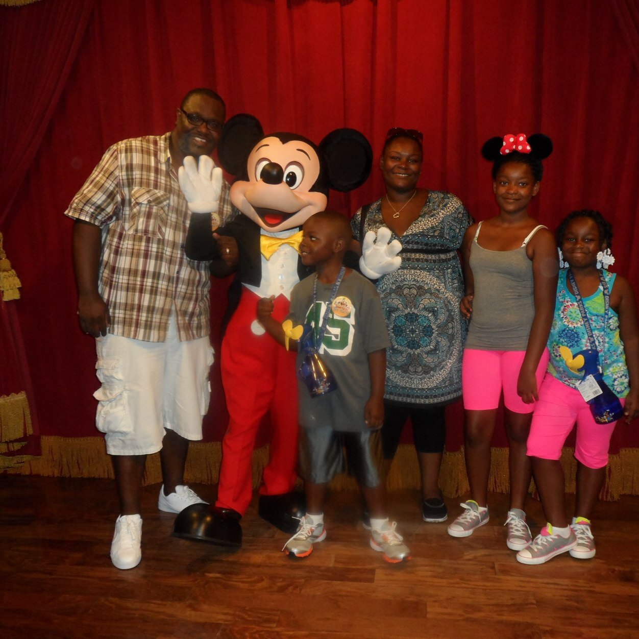 RatedR2x's profile picture. I am a father of 3, husband, and about as square as they come. Lol