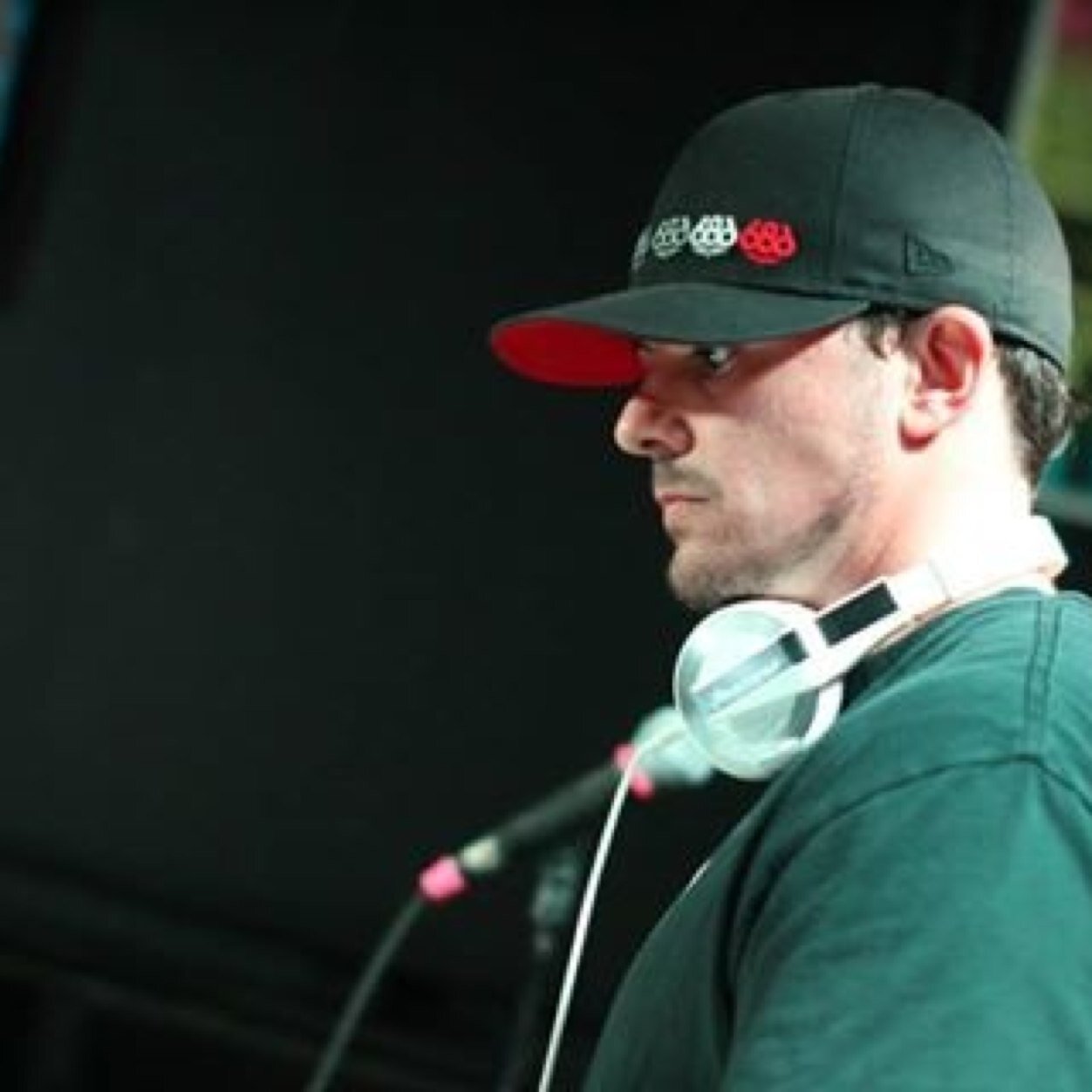 From hip hop to house, funk to disco, and everything inbetween, when this Kansas City native gets behind the turntables you will end up on the dance floor!