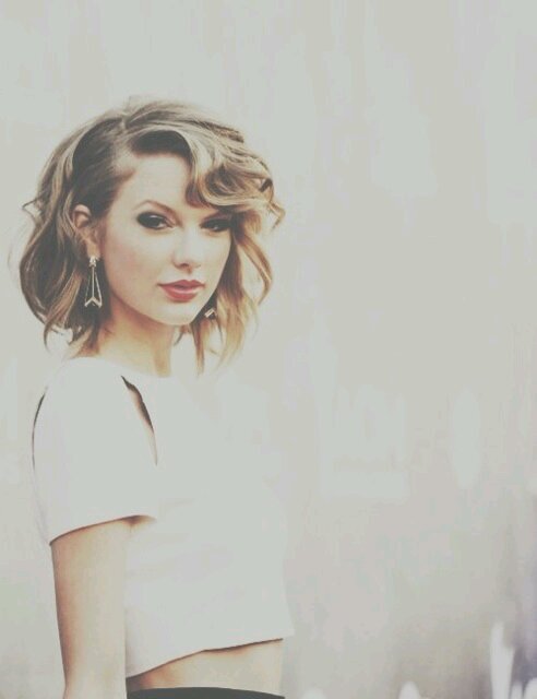 her {red} lipstick stain is a work of art