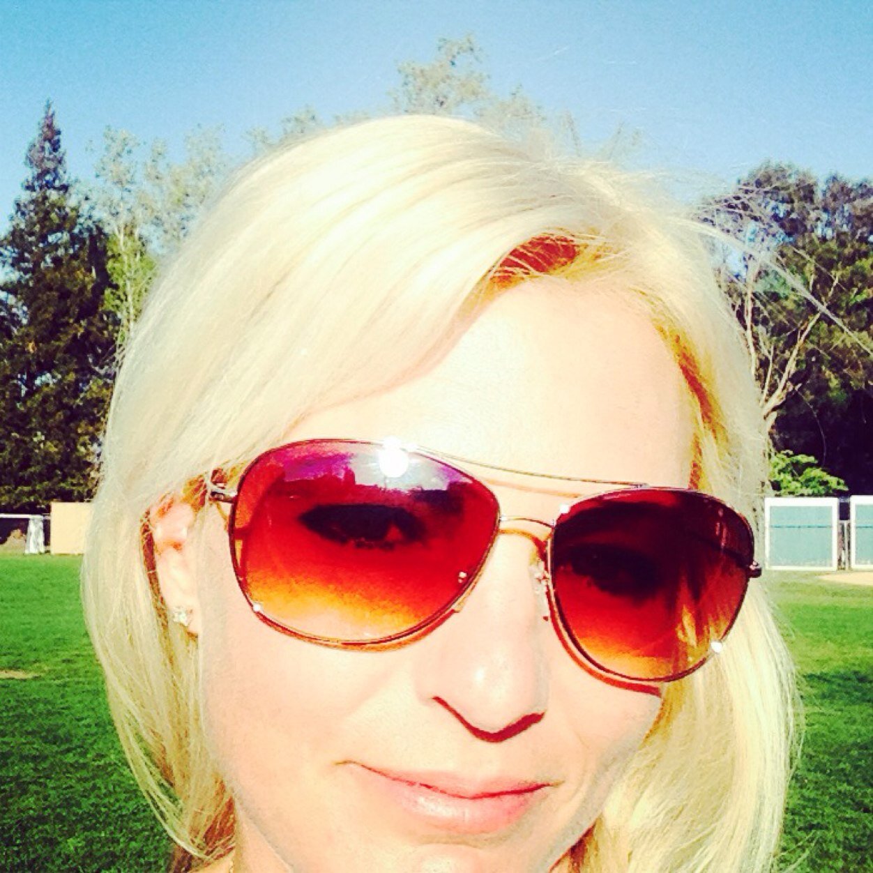 Mom of three very active children in CA! Oh.. And I love to run! Come see my race journal site! camarathonmommy