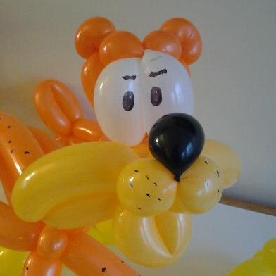 Balloon twister extraordinaire