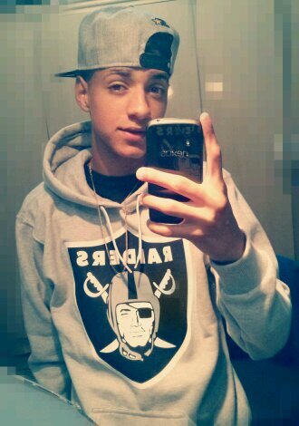 Mor, nao se esqueça que independente das nossas brigas, socos, e chingos eu vou smp te amar e smp pode contar cmg, eu te amo best  ♥ / @Jeeniferx3