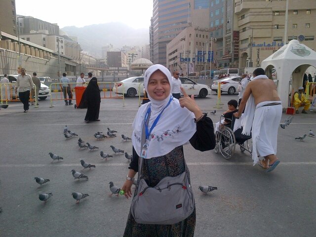 fajarastuti79's profile picture. 