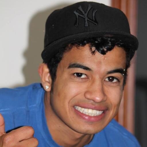 Biografia ??? Namoral Mesmo Como Eu Faço Pra Resumir Minha Vida Aqui No Twitter Com 160 Letras ?