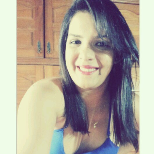 Sou uma contradição: As vezes, um sim; as vezes, um não. Um ser que foge de limitações descritivas. Um ser que se descobre a cada dia. ;D