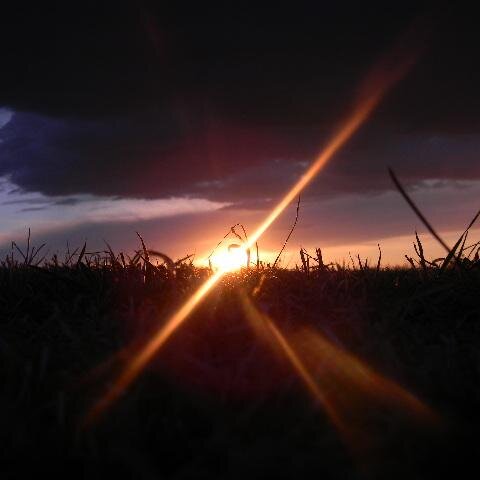 3un01a's profile picture. Always idolizing burnt out lights in the chasm of nothing and everything above us. #illhueminati