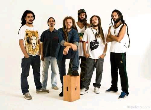 Fã page oficial da banda Yute Lions, fotos, músicas, videos, frases e noticias.