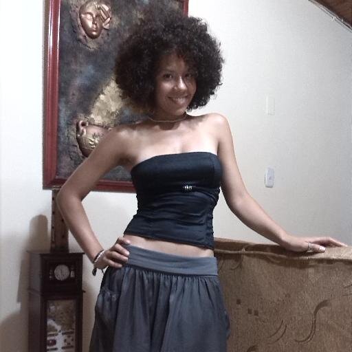 JanisPiza's profile picture. Mi cabello - Identidad
Mi sonrisa - Vida
De toda Colombia - Barranquillera
Mujer amante - Pacha 
La tierra - Todo el ser ❤