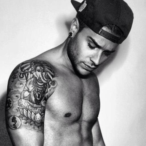 Fiel fan de @adrirodriguez8 admiramos su trabajo en TV & la MUSICA, twitter creado POR & PARA sus Fan's :)