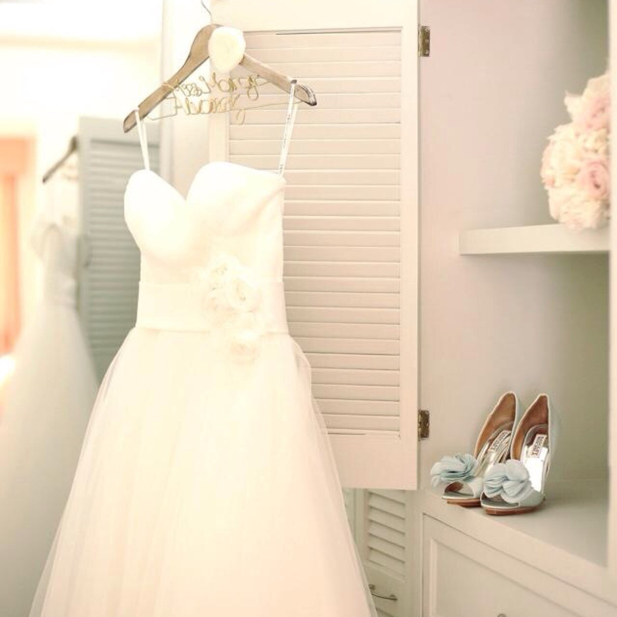 HangingLoveMx's profile picture. Ganchos personalizados  Hanging Love. Personaliza tu outfit con el detalle perfecto, novias, damas, novios, xv, baby shower, bautizos  los amaras