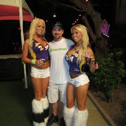 PBC 2014 Basketball Finalist, DFS addict,Hard Rock/Metal Fan, proud father and dog lover. Brewers, Bucks, Packers, Badgers fan