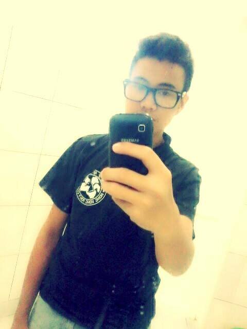 INC Member • Simple Guy • Wattpad Reader and Writer • Wattpadic • 16CollegeStudent • Accountancy Student