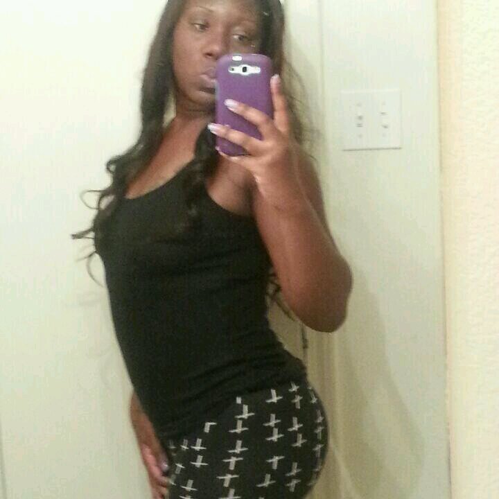 roxaneroxane42's profile picture. 