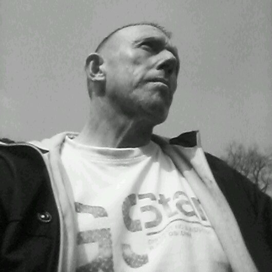 Serial Killer (work in local slaughterhoose) naw the best a jobs but pays bills...luv me weans an ther ma life! Blue Blood runnin throo ma viens #RFC