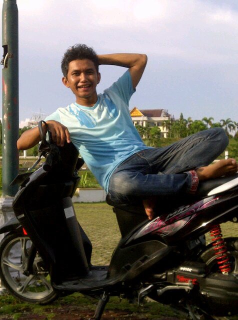 Novrizalfavorit's profile picture. 