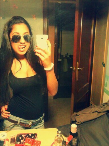 Nieves_98_14's profile picture. Pequeñaja del 98. Lucho por lo que quiero. No soy perfecta pero soy feliz. #Si me caigo,es pa cojer