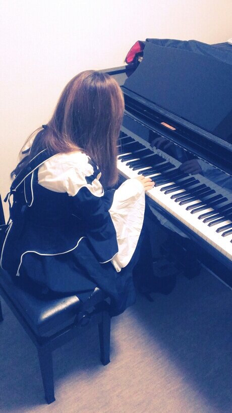 ゲーム会社でBGMやSE制作してました。

作/編曲方法は、完成された楽曲として全ての楽器が頭で鳴っている状態で降りてくるから、夜行バスはうってつけのクリエイティブタイム♬
楽器、メモ、PC要らずで便利😝