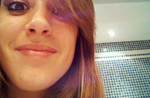 cristinafloor's profile picture. y como no sabía que era imposible...lo hizo