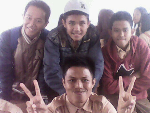 SHS Tunas Bangsa X.7 XI.ipa.1 XII.ipa.3 ingin membahagiakan orang tua