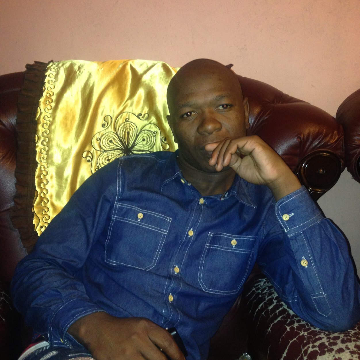 vusumuzikenneth's profile picture. 