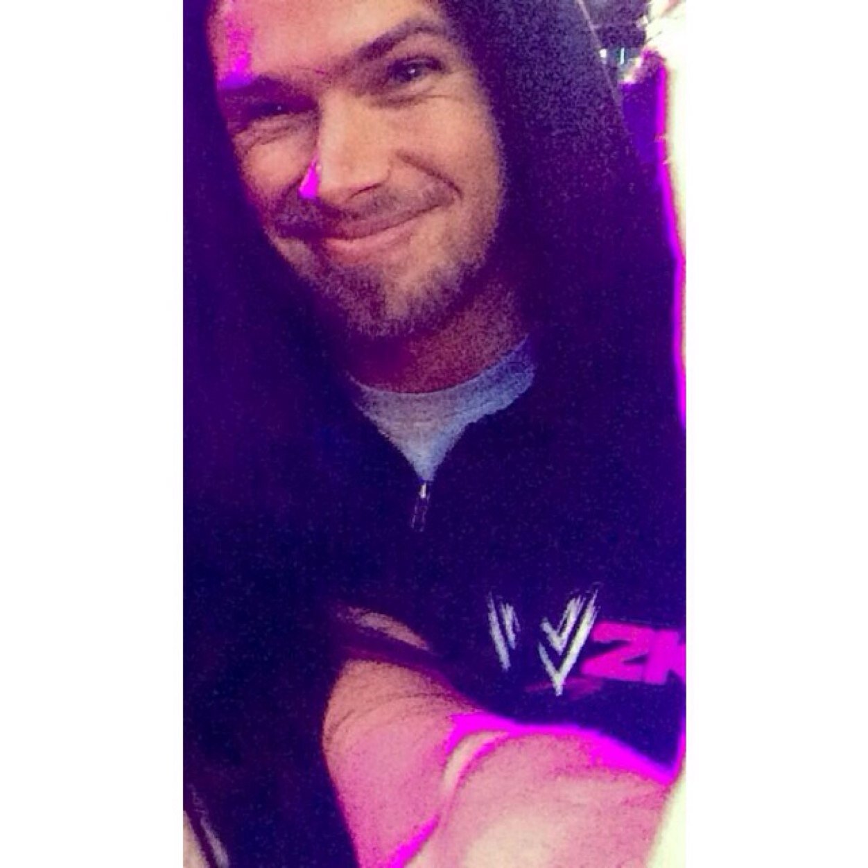 sIayjlee's profile picture. People come and go. Some are cigarette breaks, others are forest fires.