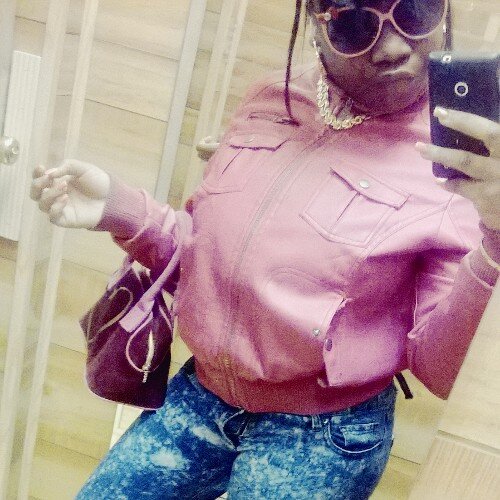 keep it Cutee , Classy Never Trashy , Stay too myself Cuz these Bitches dont keep it breif enough uck Love im Chasing YRB in Action kik me T.r.i.l.l_SHiT