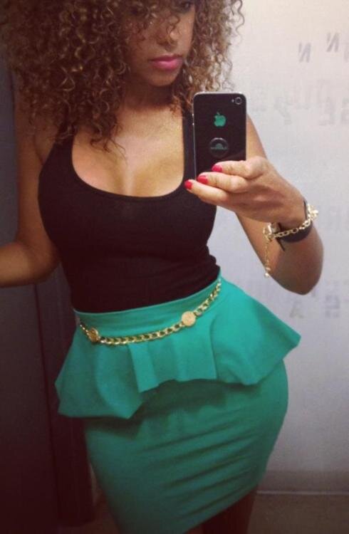 PerleLoix's profile picture. Who knew we'd end up like this.