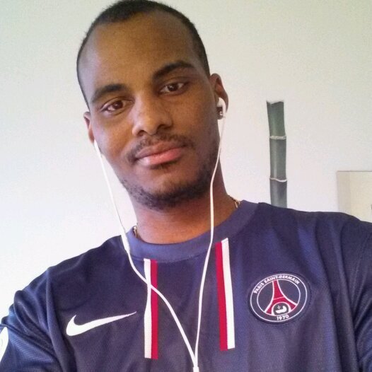 972Kobe's profile picture. Une bio pour se décrire.... Non follow me et tu decouvriras qui je Suis :) @GIMSLEBEST ma moitié ♡ #TeamPSG, #MakeHistory, #ICIcPARIS, #Teamrespect