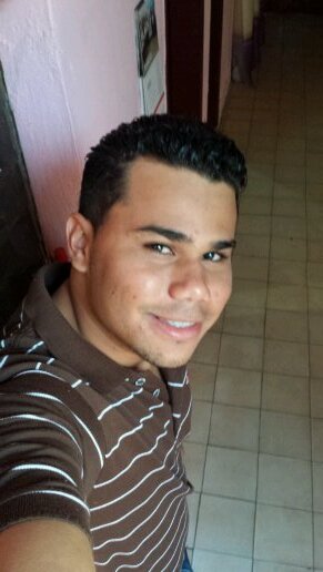 la felicidad es un maquillaje de sonrisa amable desde que no estas..