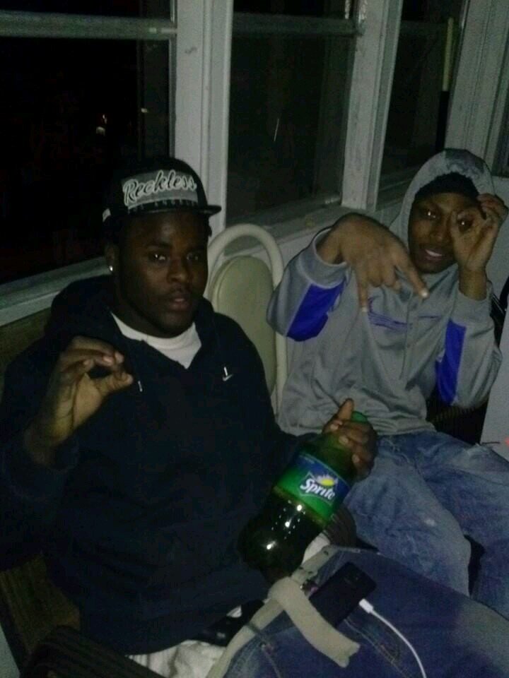 Free my mutha fuckin bruthas dawg R.I.P Blackass & Nino