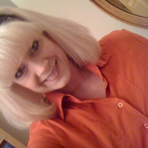 1groovygroves's profile picture. I love all the humans! :)