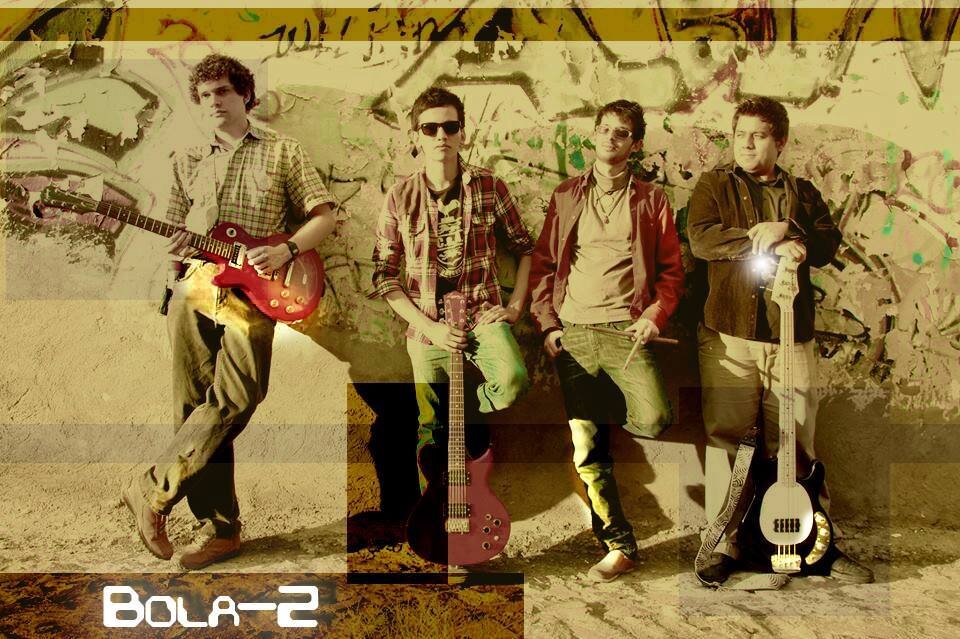 Una banda de pop rock nacida en la ciudad de Guadalajara que busca llevar su música hasta tus oidos.